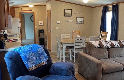 Petroleum County House | Cozy Breaks ‘BUNKHOUSE’
