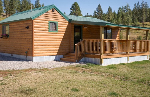 Huson Cabin | Cozy Bunk House situated next to main house for additional guests