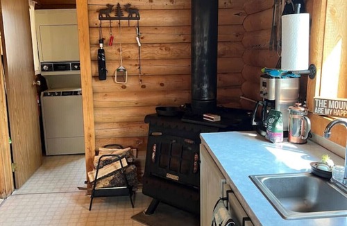 Conner Cabin | Cozy Cabin | Oxen-Le-Fields Montana