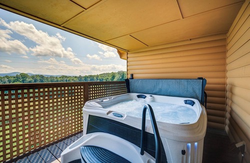 Sparta Cabin | Cozy Cabin w/Deck & Hot Tub in Blue Ridge Mtns!