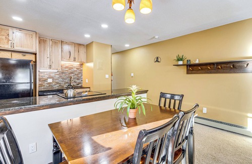 Fraser Condo | Cozy Condo: Steps to Free Winter Park Shuttle!