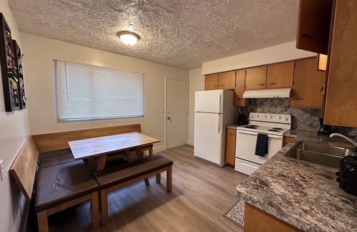 Idaho Falls Apartment | Cozy Corner at College Center of Town Sleeps 4