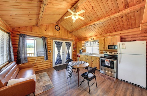 Trout Creek Cabin | Cozy Farm Cabin - 9 Mi to Trout Creek!