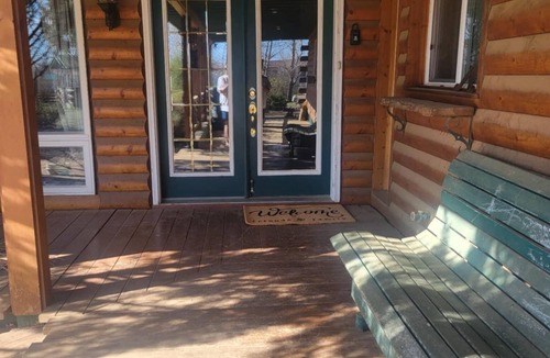 Jordan House | Cozy Hideaway Log Home in Welcoming Jordan MT