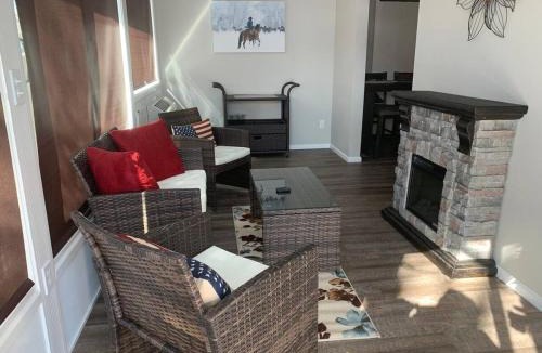 Ralston Valley House | Cozy Home and Tidy Monthly Weekly Deals