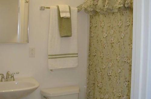 Downtown Bozeman Condo | Cozy home in historic Downtown Bozeman, amazing location - Fish Tales on Main Street!