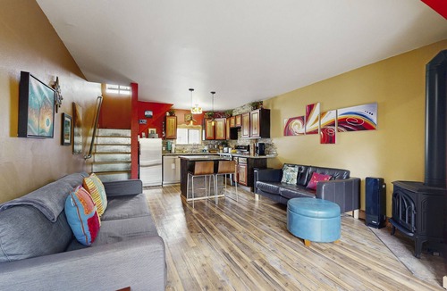 Ketchum Condo | Cozy home w/a full kitchen & grill - walking distance to River Run & Ketchum