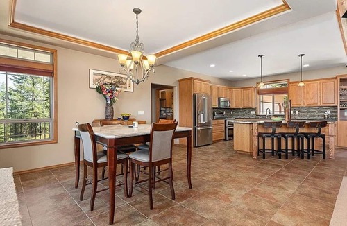 Spokane House | Cozy Home w/Views from Heaven!