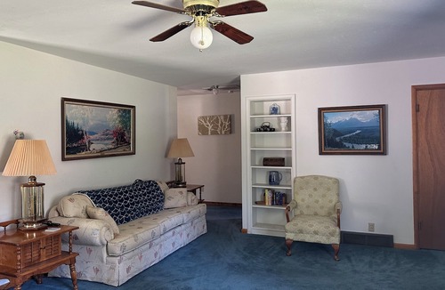 Thompson Falls House | Cozy house in Thompson Falls, MT. Minutes from downtown yet country setting.