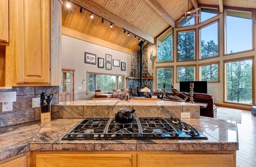 Darby Cabin | Cozy Mountain Cabin Close to Town