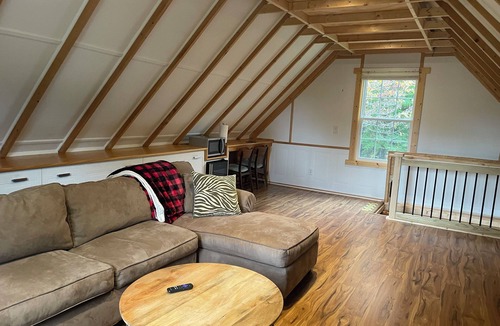 Glade Valley Cottage | Cozy Mountain Retreat directly off BlueRidge Parkway in beautiful Sparta, NC