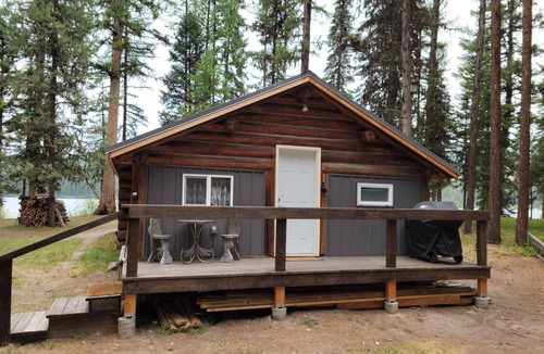 Seeley Lake House | Cozy, rustic Montana lake cabin on Placid.