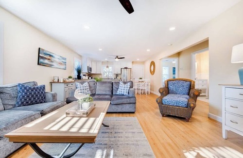 Colington House | Cozy Soundside Cottage Bring Your Dog!