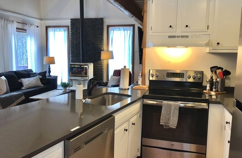 Sandpoint Ski Chalet | Cozy Swiss Style Chalet with Hot Tub
