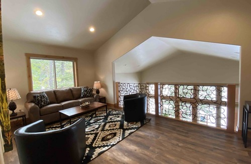 Bigfork House | Cozy Townhome in Exclusive Eagle Bend - Steps away from Clubhouse