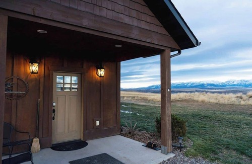 Clyde Park House | Crazy Mountain Lodge