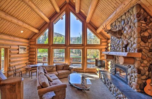 Conner House | Custom Bitterroot Valley Cabin with Hot Tub and Views!