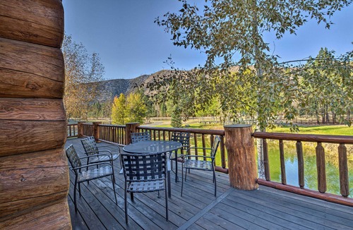 Conner Cabin | Custom Bitterroot Valley Cabin w/Hot Tub & Views!