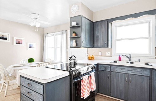Adolph House | Cute and Cozy Hermantown Home!