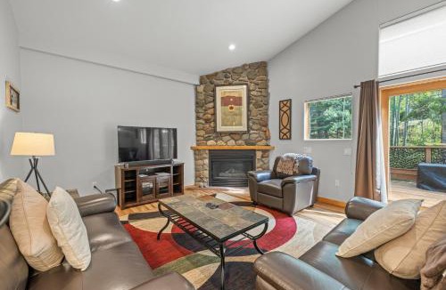 Wildernest House | Cutty Sark Court #2 3BR Mountain Views