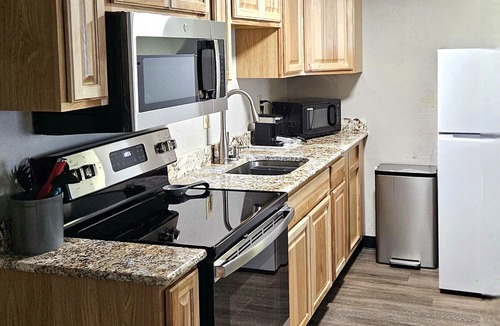 Heart of Missoula Hotel | Days Inn and Suites by Wyndham Downtown Missoula-University