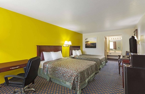 Delta Hotel | Days Inn by Wyndham Delta