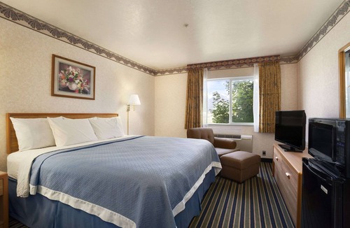 Springville Hotel | Days Inn by Wyndham Springville