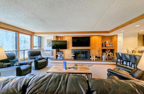 Lakeside Village House | Decatur 1789 by SummitCove Lodging in Colorado