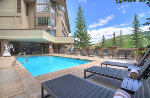 Beaver Creek Cabin | Deluxe Room with Access to Pool, Hot Tubs & Gym