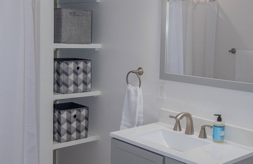 Broadwater County Apartment | Desert Drive Darling