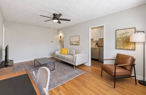 City Park Apartment | Detroit by Modern Midstay/On City Park! #T27