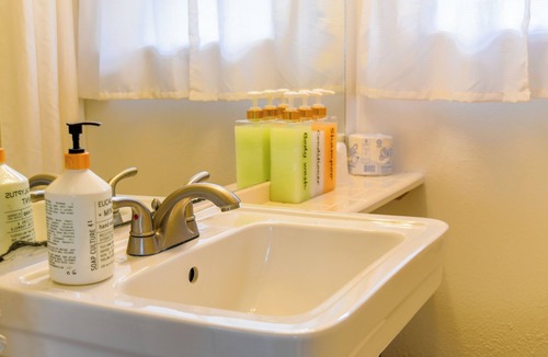 Plains Hotel | Dew Duck Inn