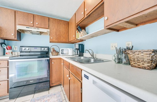 Dillon House | Dog-Friendly Montana Home w/Deck & Fenced-In Yard