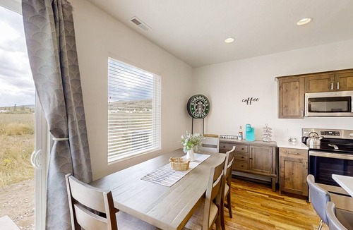 Garden City House | Dog-friendly townhouse with mountain view, fireplace, central AC, & washer/dryer