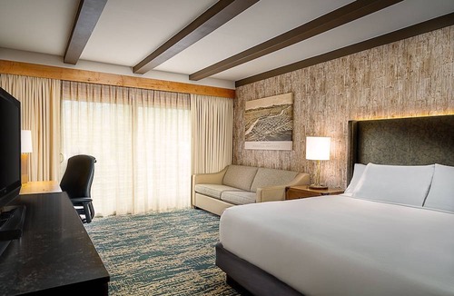 Heart of Missoula Hotel | DoubleTree by Hilton Hotel Missoula - Edgewater