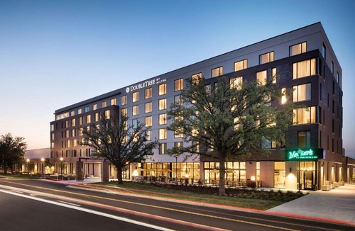 Greeley Hotel | Doubletree By Hilton Greeley At Lincoln Park