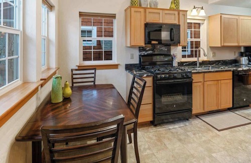 Dover Bay House | Dover Bungalow | Pet Friendly | BBQ | Marina