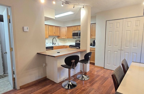 Chanhassen House | Downtown Chanhassen Townhome - 3 bedrooms
