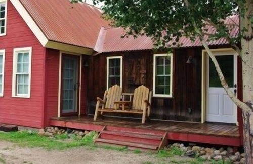 Crested Butte House | Downtown historic appeal only 1/2 block from Elk! Private HOT TUB!