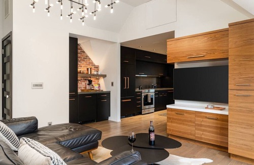 Downtown Bozeman Condo | *Downtown Luxury + Outdoor Patio*~ Walk Everywhere