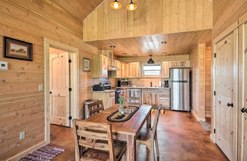 Livingston Cabin | Dreamy Mountain-View Cabin Near Yellowstone!