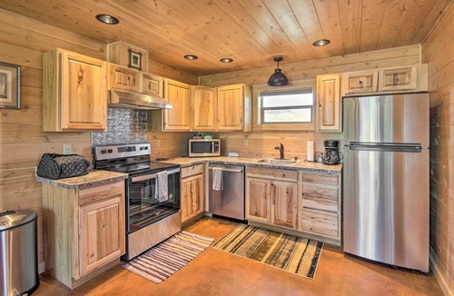 Livingston Cabin | Dreamy Mountain-View Cabin Near Yellowstone!