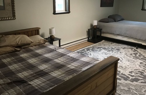 Babb House | Duck Lake House/Glacier Park/St.Mary&Many Glacier*JUST REMODELED**