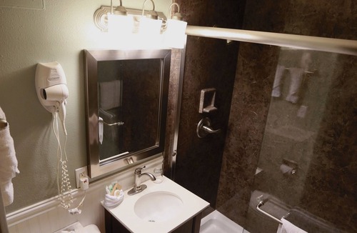 Billings Hotel | Dude Rancher Lodge