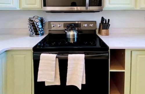 Enterprise Apartment | Eagle Cap Escape - Pet Friendly, Bright and Modern!