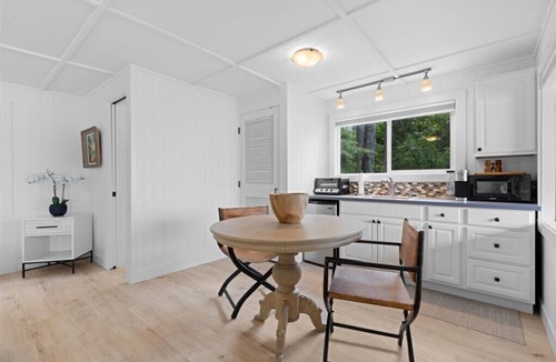 Harrison Cabin | Eagle's Log Cabin & Separate Charming Studio Waterfront Haven on Lake CDA