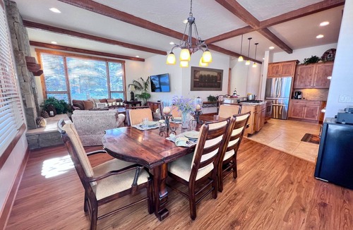 Three Peaks Ski Chalet | Eagles Nest Mtn Views Dog-Friendly Ev Charger Ski/Hike