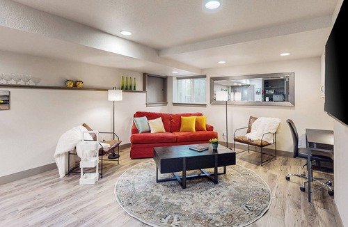 Greeley Condo | Easy Commuting! Renovated Greeley Apartment