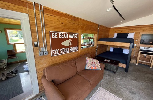 Big Timber Cottage | Eccentric Fishing Cottage Perfection! Sleeps the whole crew!