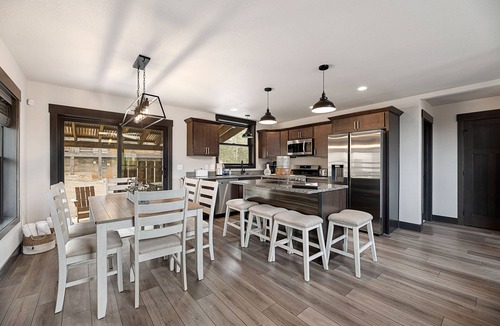 Lead House | Embers Gulch 2, Hot tub, wifi, paved roads, garage access, brand new duplex